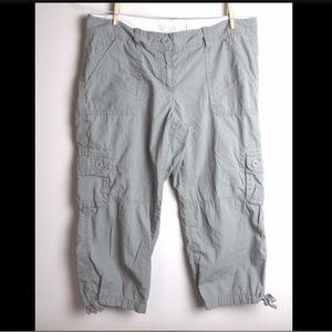 3/$25 !!SALE!! Ann Taylor Loft Cargo Capri Pants